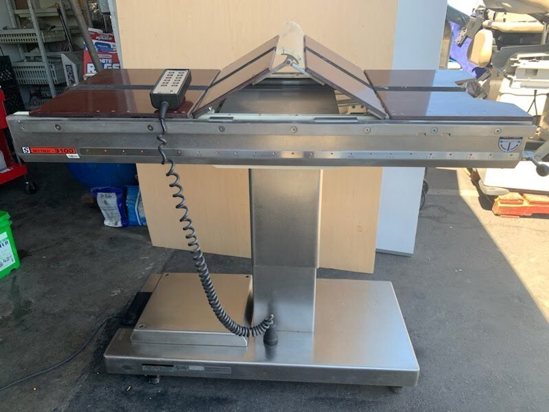 Skytron 3100 Surgical Table
