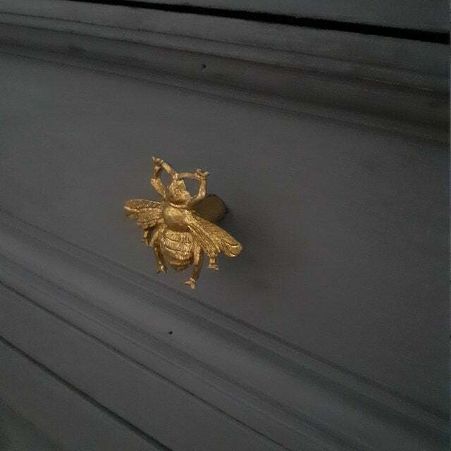 2 Vintage Gold Brass Bumblebee Bee Wardrobe Drawer Pulls Knobs Cabinet Handles