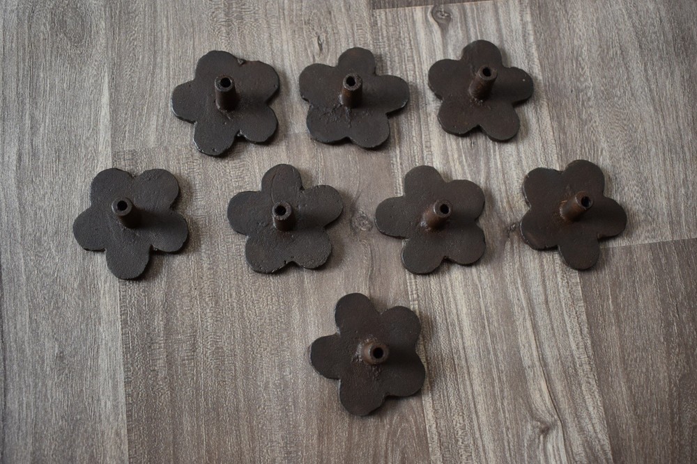 Vintage cast iron Floral cabinet drawer door knobs handles pull rustic 8 pcs
