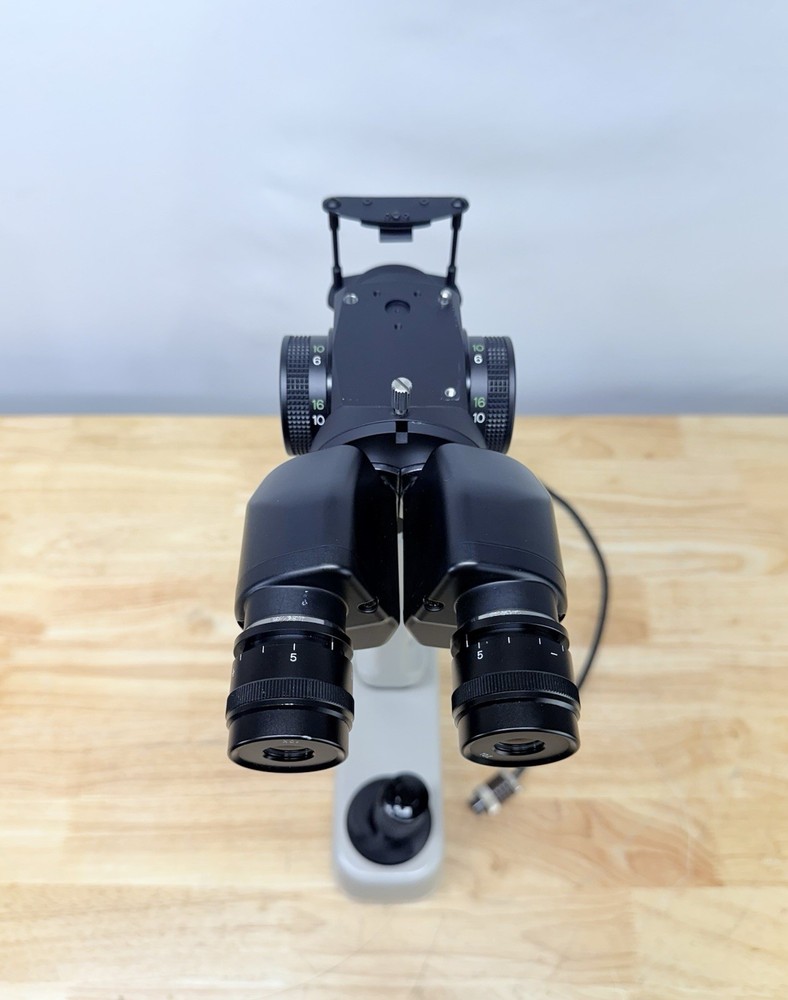Nidek SL-1600 Slit Lamp