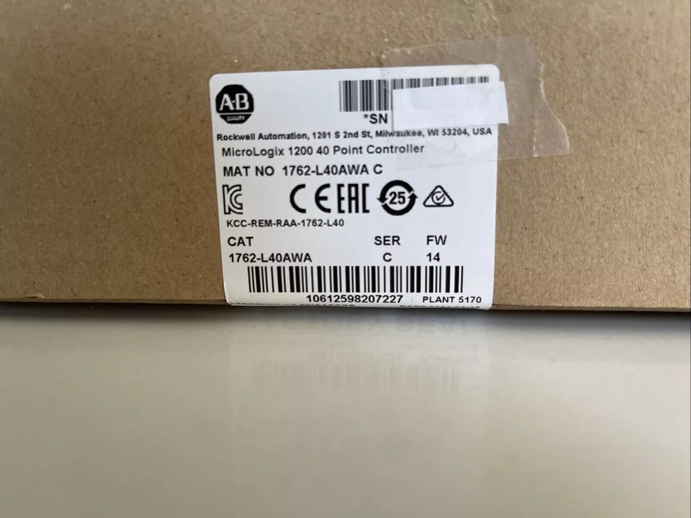 Sealed AB 1762-L40AWA MicroLogix 1200 40 Point Controller