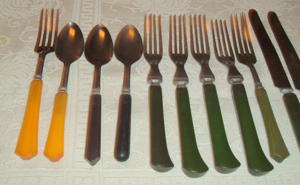 Vtg Bakelite 19 pc Flatware Butterscotch Black Green