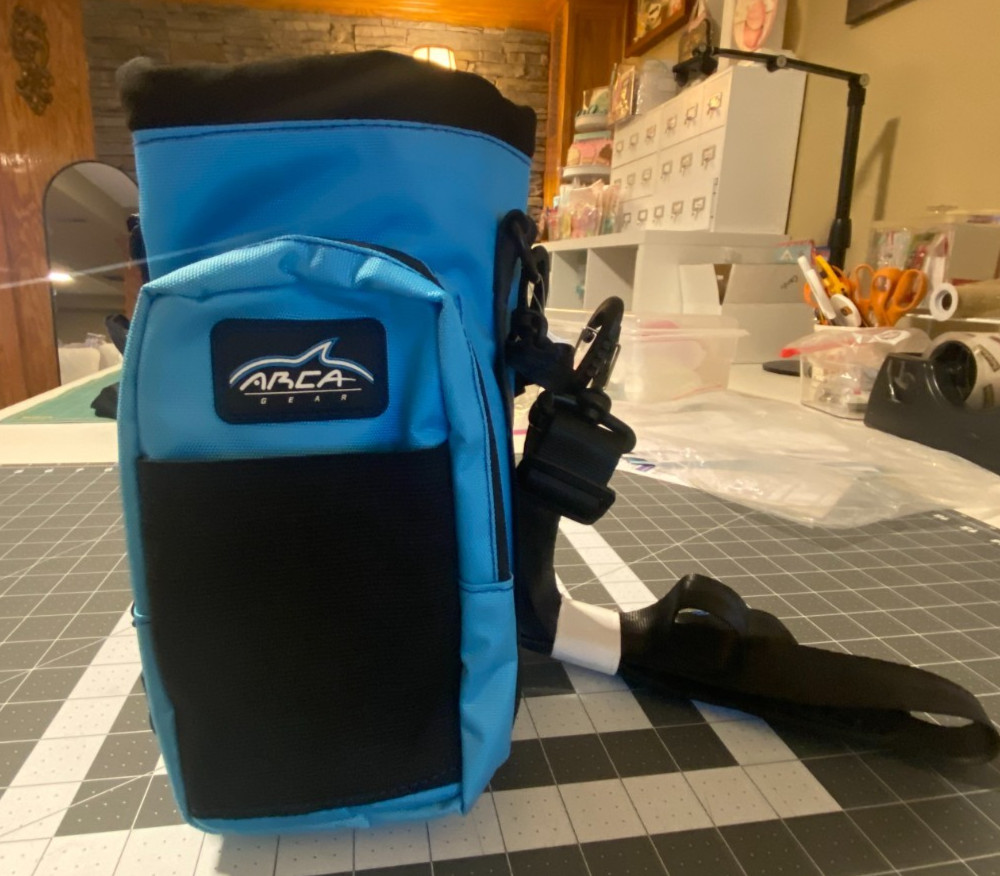 CROSSBODY WATER BOTTLE SLING BAG, ARCA HYDRO CARRIER, LAGOON BLUE, 40 OZ, NEW