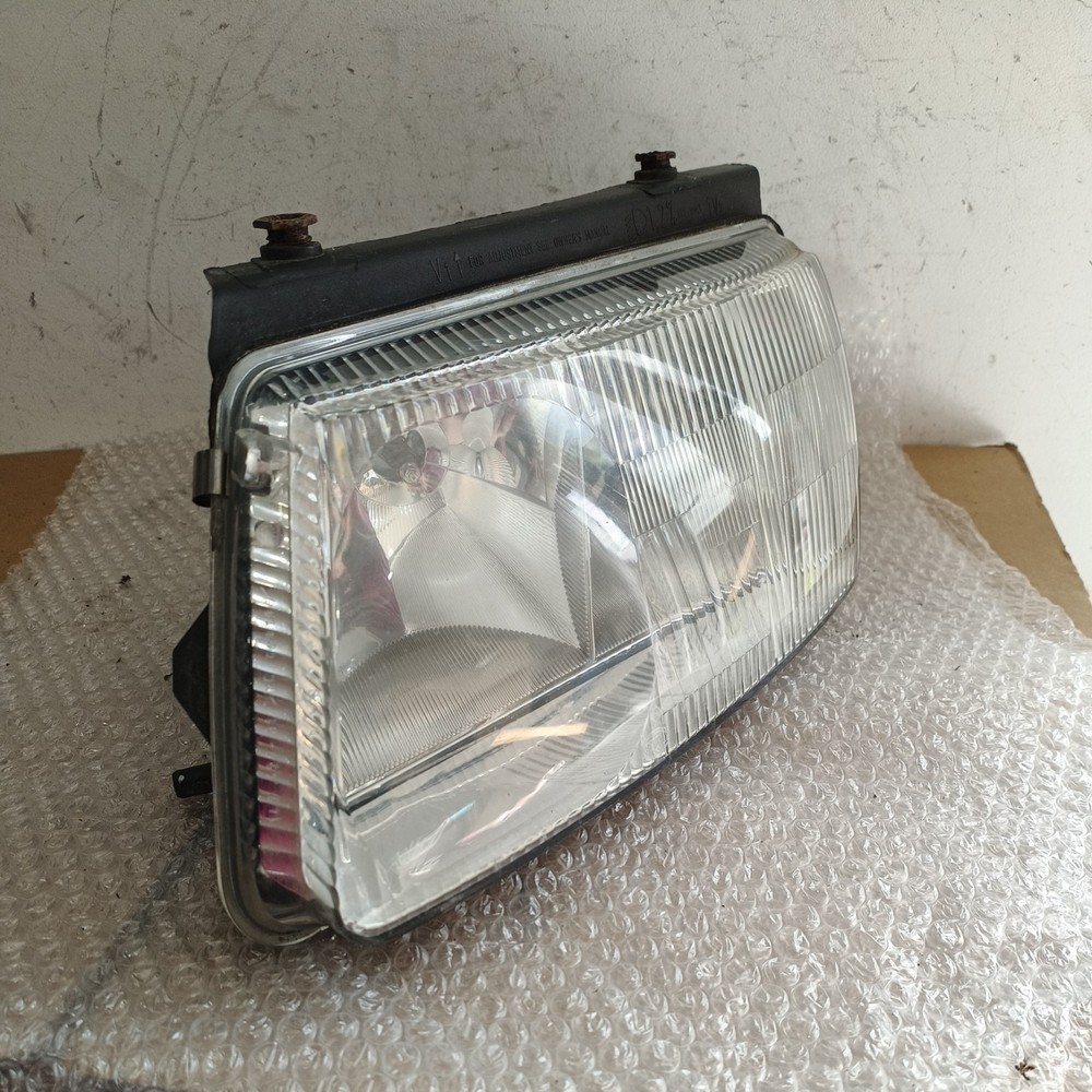 VW Passat 2001 N/S Passenger side Headlight