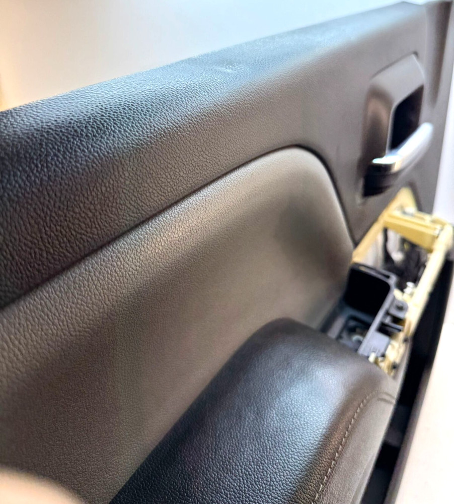 Sierra Silverado 2014-2019 Interior Front Door Trim Panel Left Driver