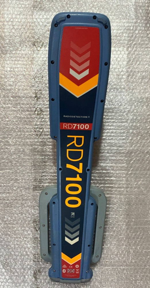 Radiodetection RD7100 DLM Cable Pipe Locator with TX-1 Transmitter