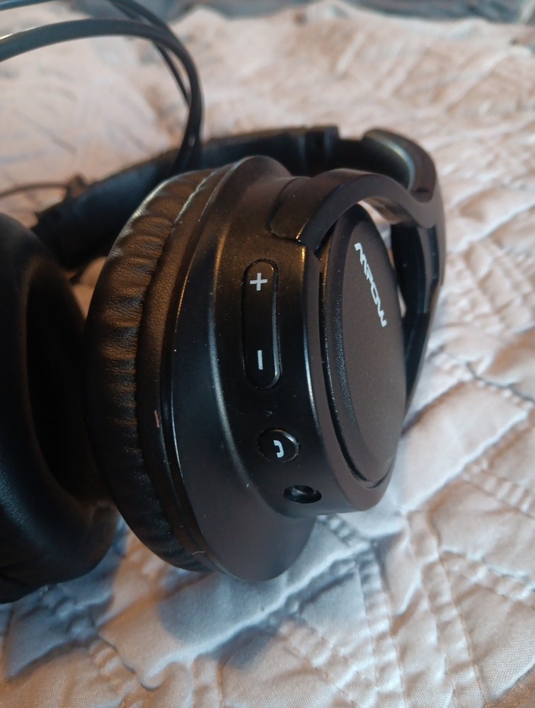 1Mii B0302 Wireless Audio Adapter Black Transmitter,MPOW Headphones 100maDC5V