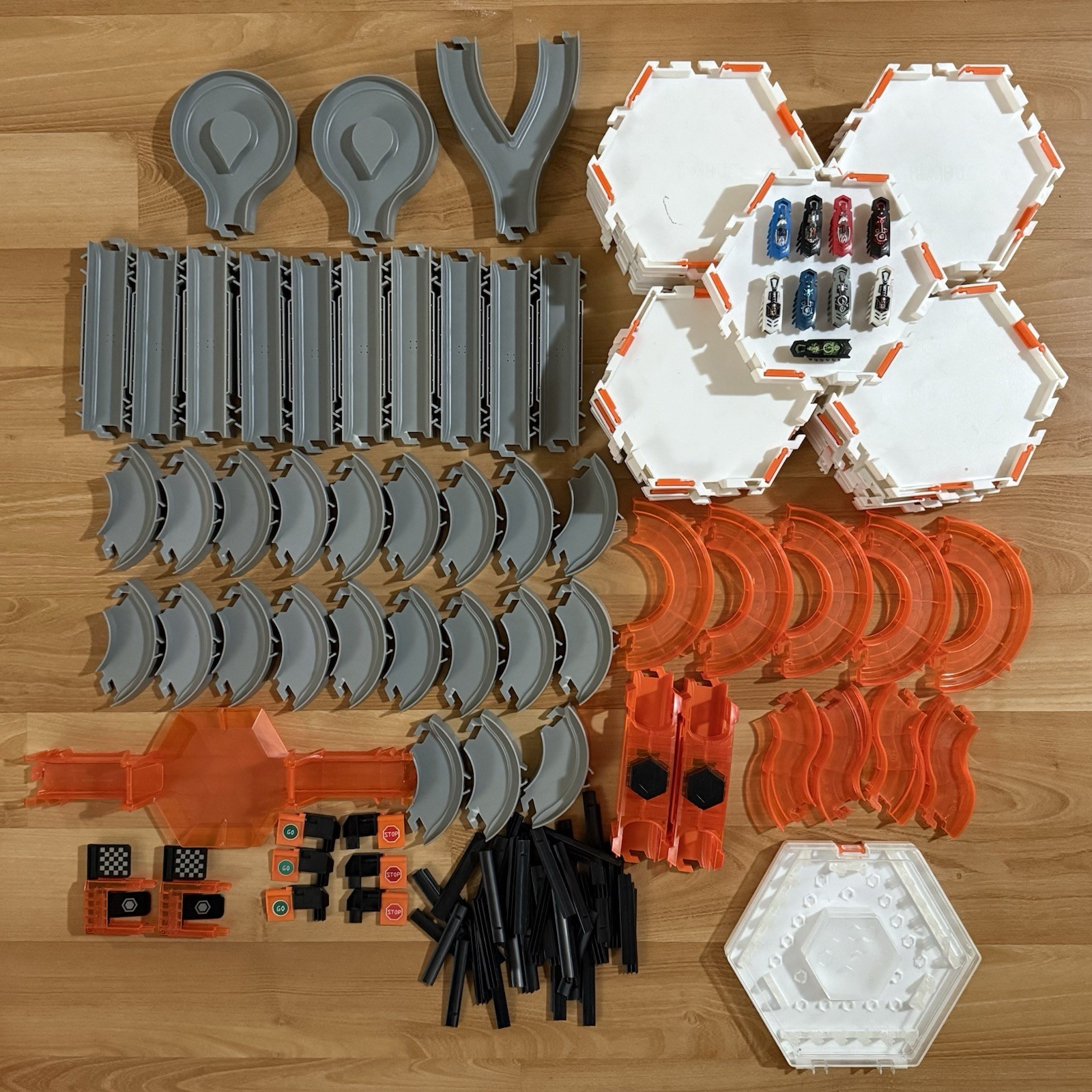 Hexbug Nano Bridge Battle Habitat Set & 9 Vibrating Micro Robotic Creatures Lot