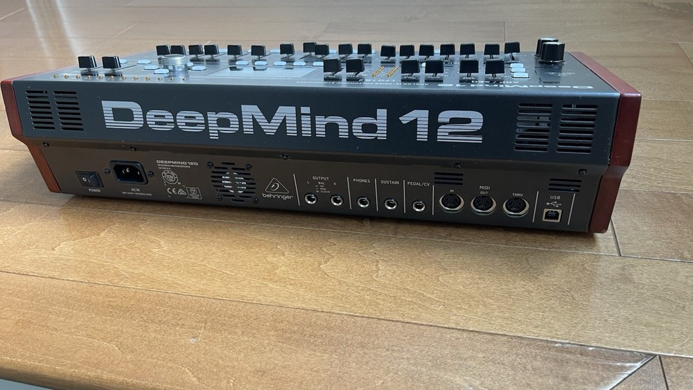Behringer Deepmind 12D Analog 12-Voice Polyphonic Desktop Synthesizer
