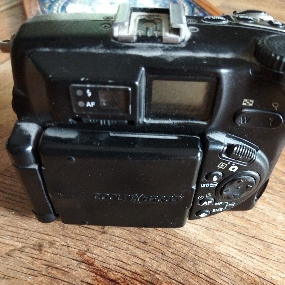 Nickon Coolpix 5000 Digital Camera