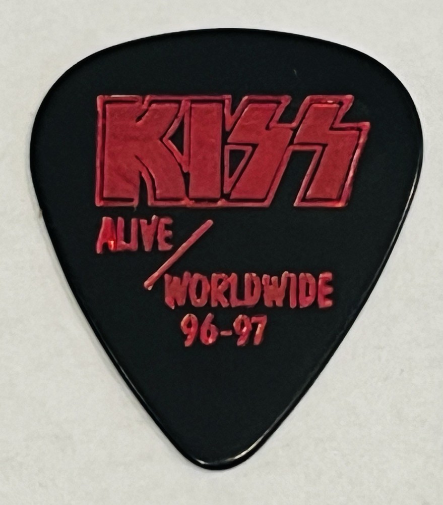 Kiss Gene Simmons Alive Worldwide Guitar Pick/Backstage Pass Combo