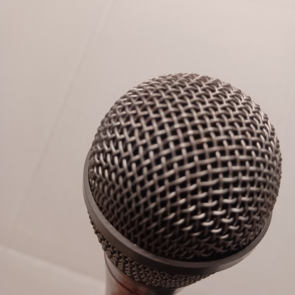 The Singing Machine Silver Microphone w/10ft Cable DM-75