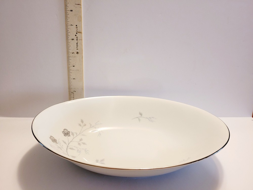 Arlen Fine China 8 Piece Set