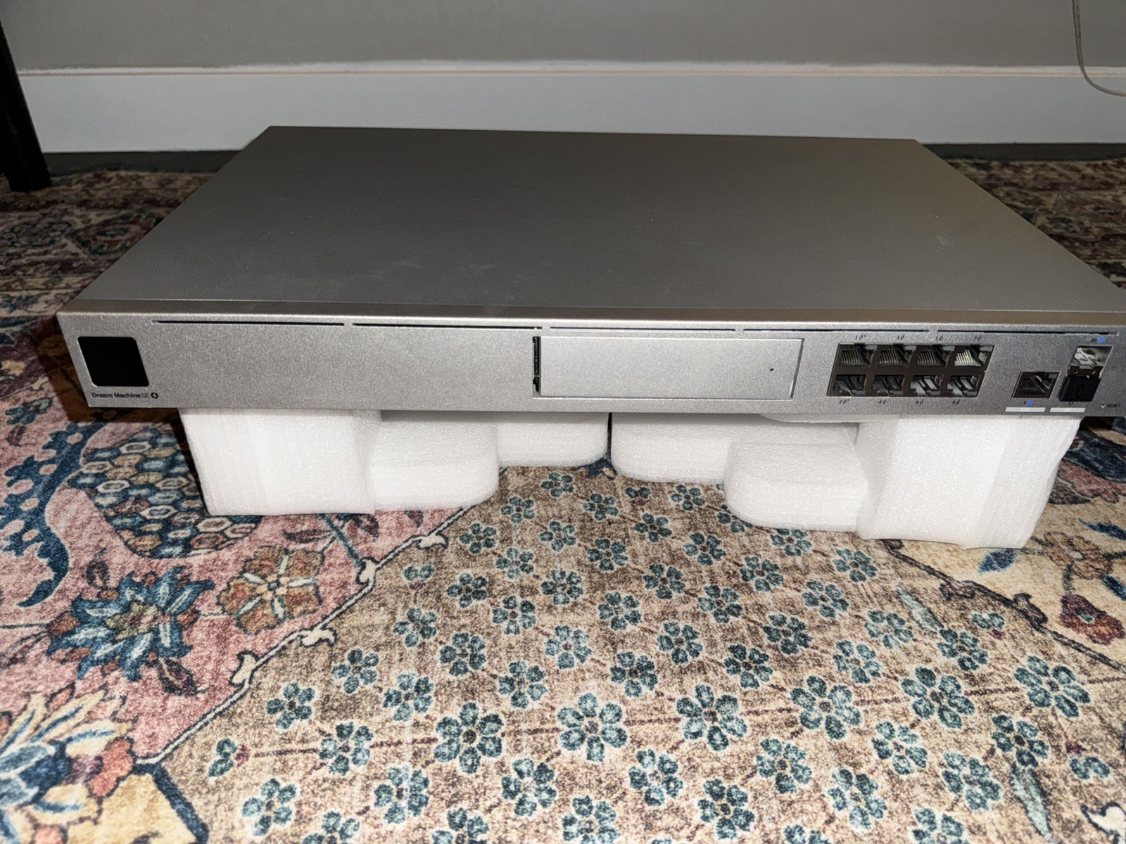 Ubiquiti UniFi Dream Machine SE UDM-SE Router – For Parts / Repair