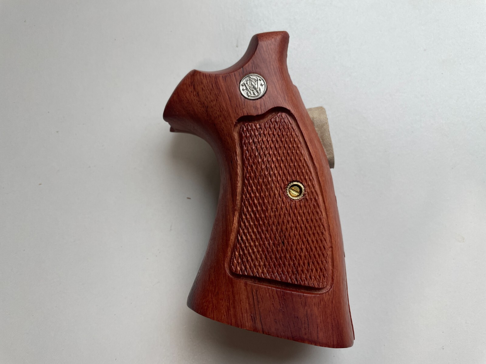 New Checker Wood Decorative Grips for S&W, K/L ROUND BUTT 686; pattern03