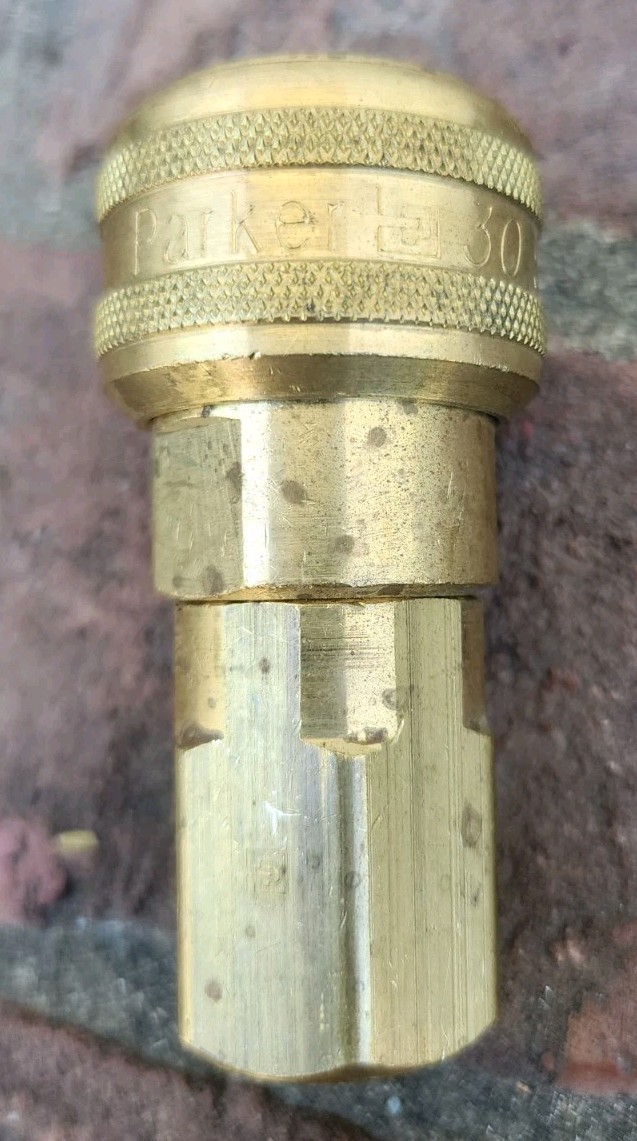 Parker 30 Series B37 1/2" Quick Connect Coupler 1/2"-14 Female Threads