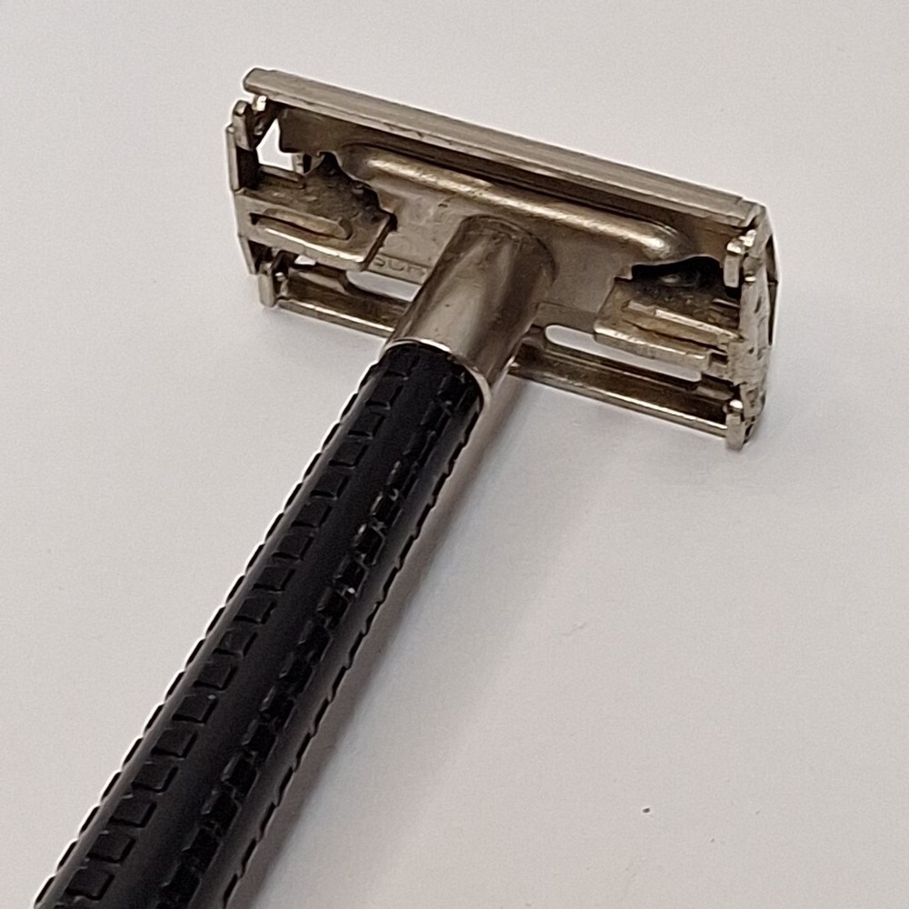 Vintage SCHICK Krona Black Tip Double Edge Safety Razor