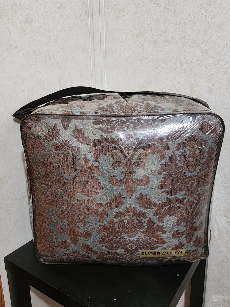 Queen Size Comforter Set Fluer-de-lis H & H Designs