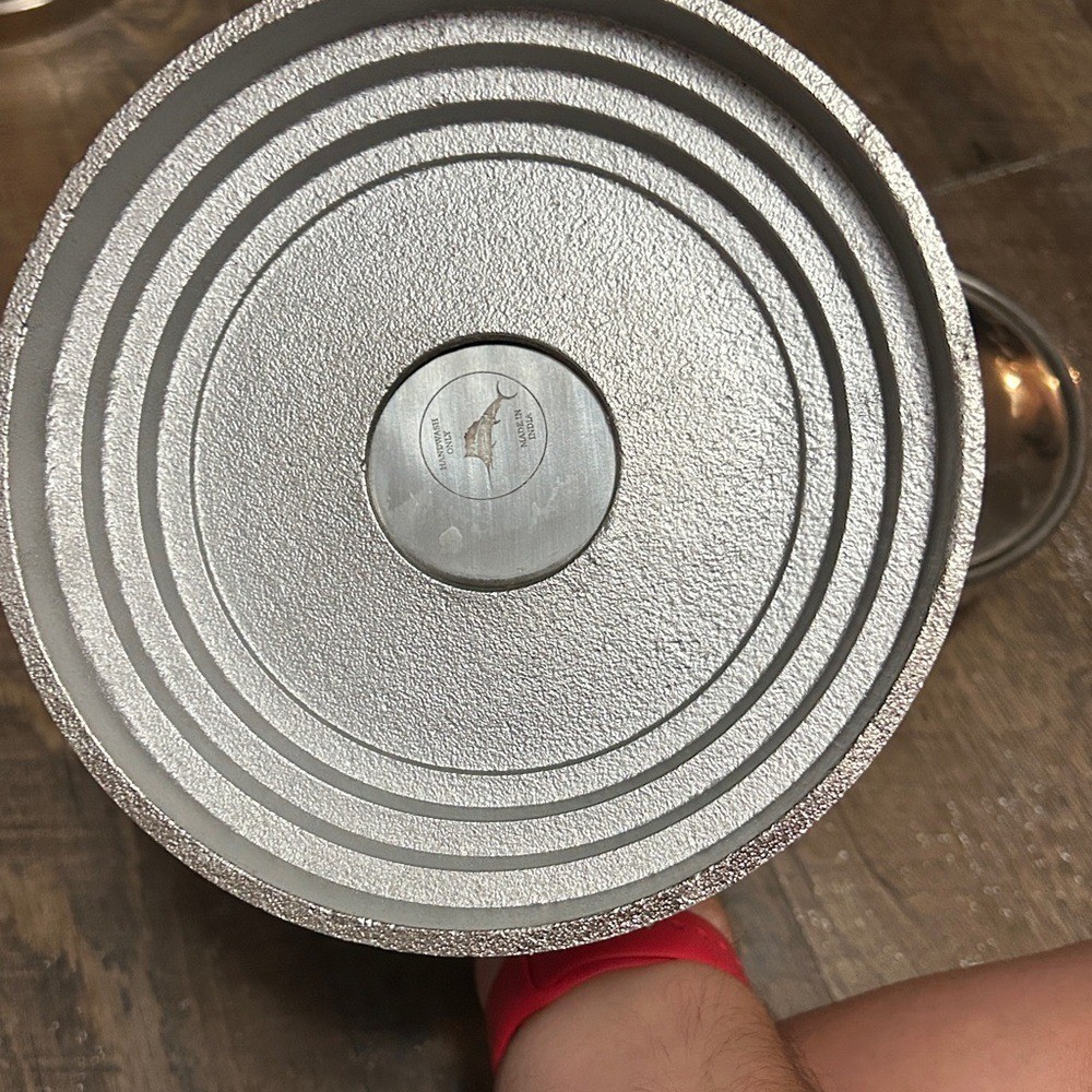 Tommy Bahama metal king and queen chess piece cocktail shaker set Large Game Bar