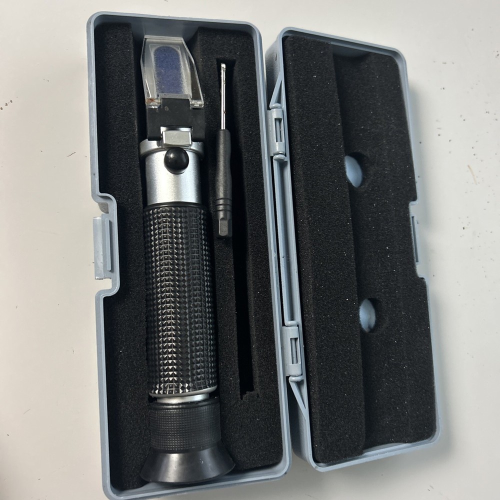 Brix portable refractometer Handheld Uses Ambient Light Manual Focus