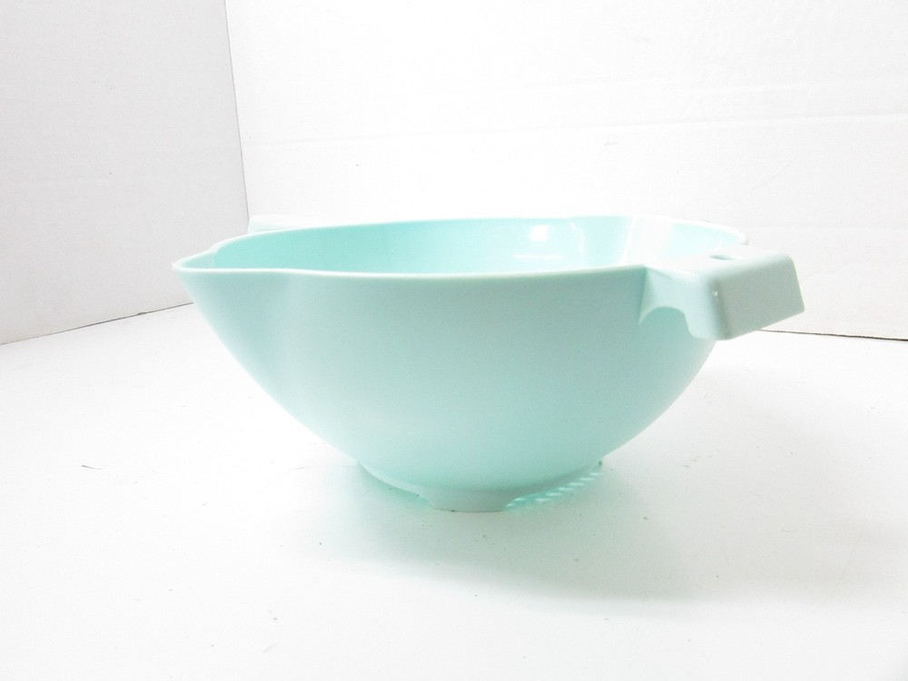 Tupperware Vintage Colander Strainer Handle 1523-4 Mint Green Plastic 8.25"