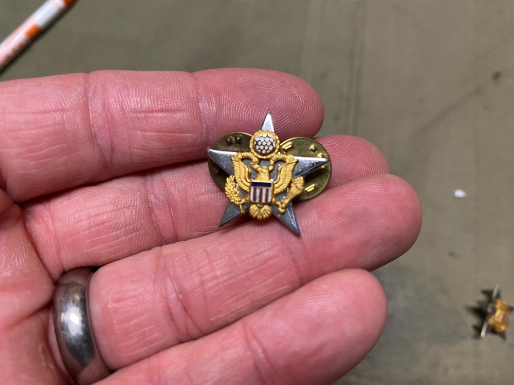 ORIGINAL WWII US ARMY GENERAL STAFF OFFICER JACKET, SHIRT COLLAR INSIGNIA