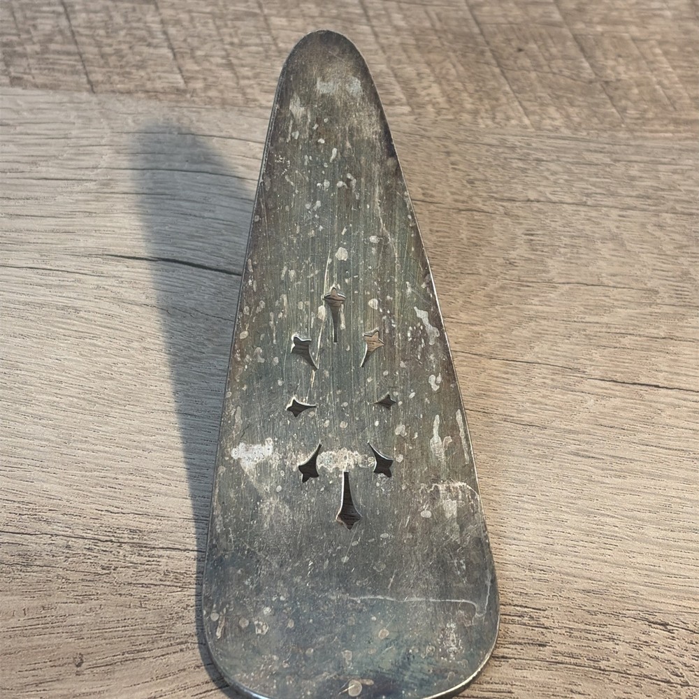 Vintage Court Silverplate CAKE/PIE SERVER 10.5”