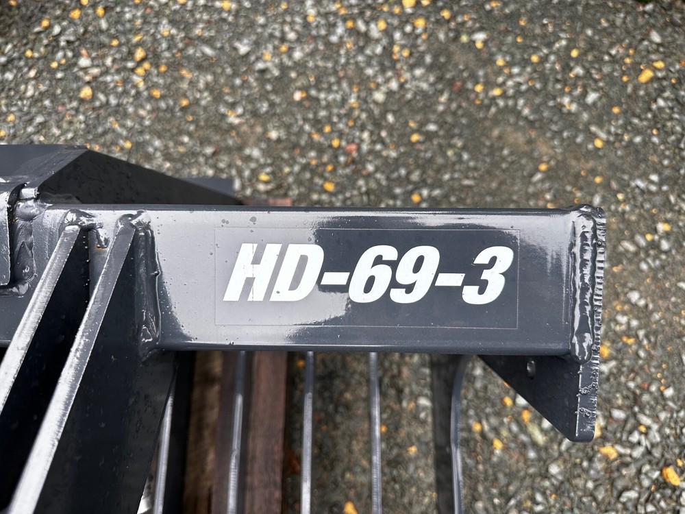 Stout 69-3B Grapple w/ Skid Steer Quick Attach