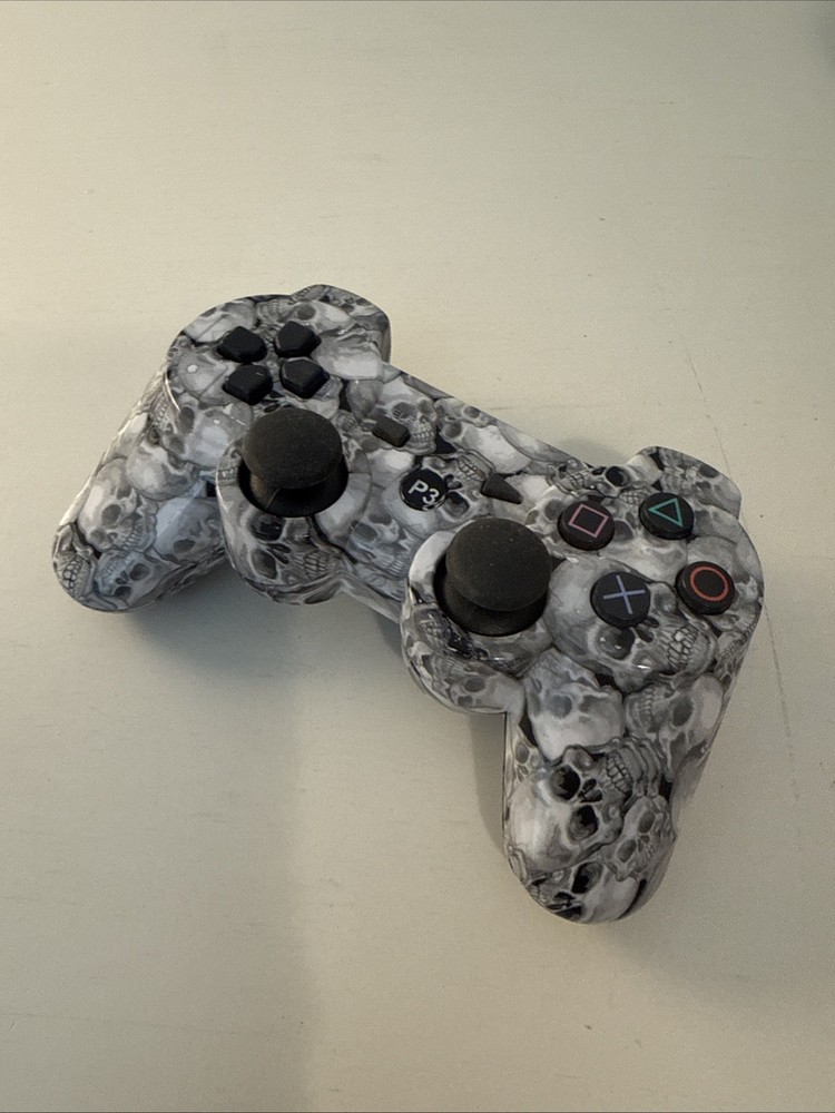 PS3 Controller Gray Skull Wrap