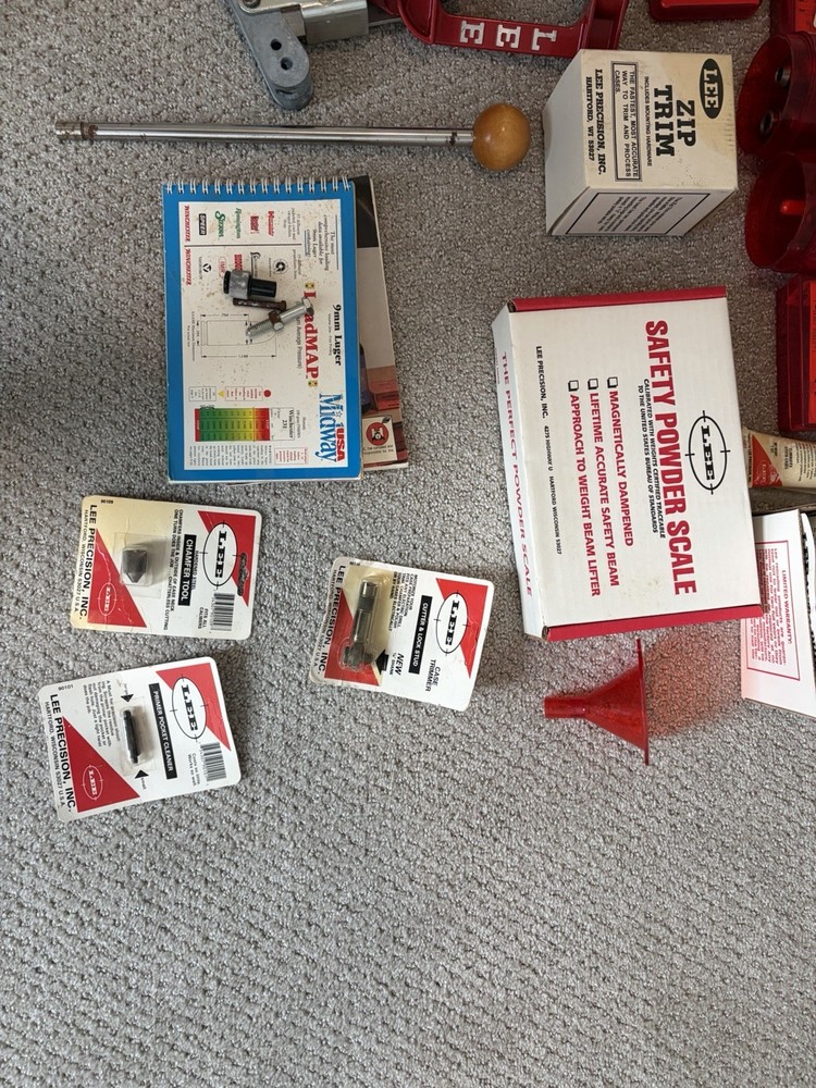 Lee Anniversary Reloading Kit With additional Dies; See Pics and Description