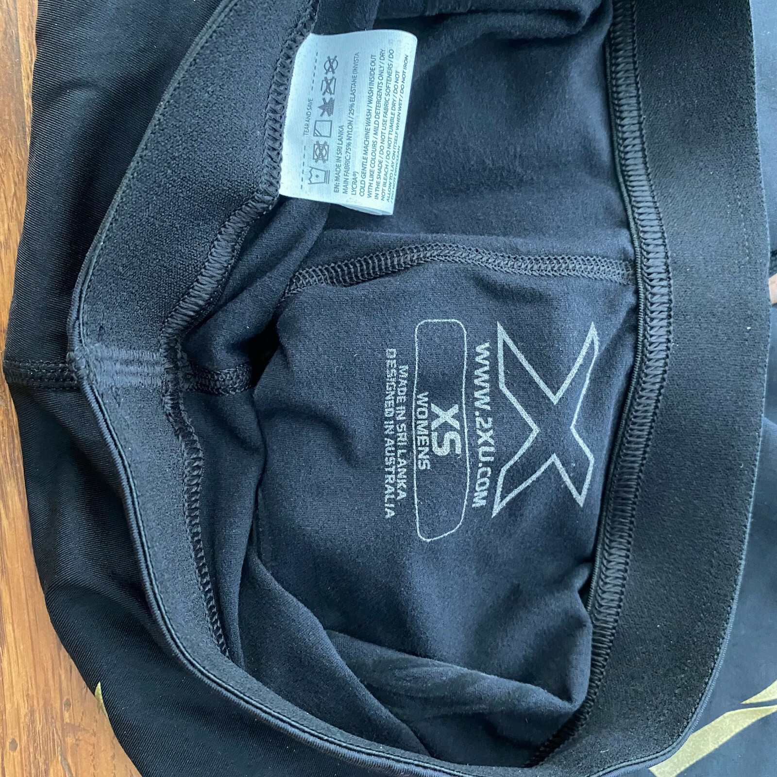 2XU Women's XS 3/4 Tights MCS Thermal Elite Alpine Compression Black/Gold Capri