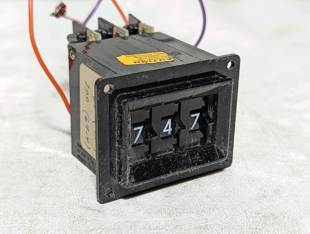 Digitran Digiswitch 3-P-252A switch, rotary thumbwheel