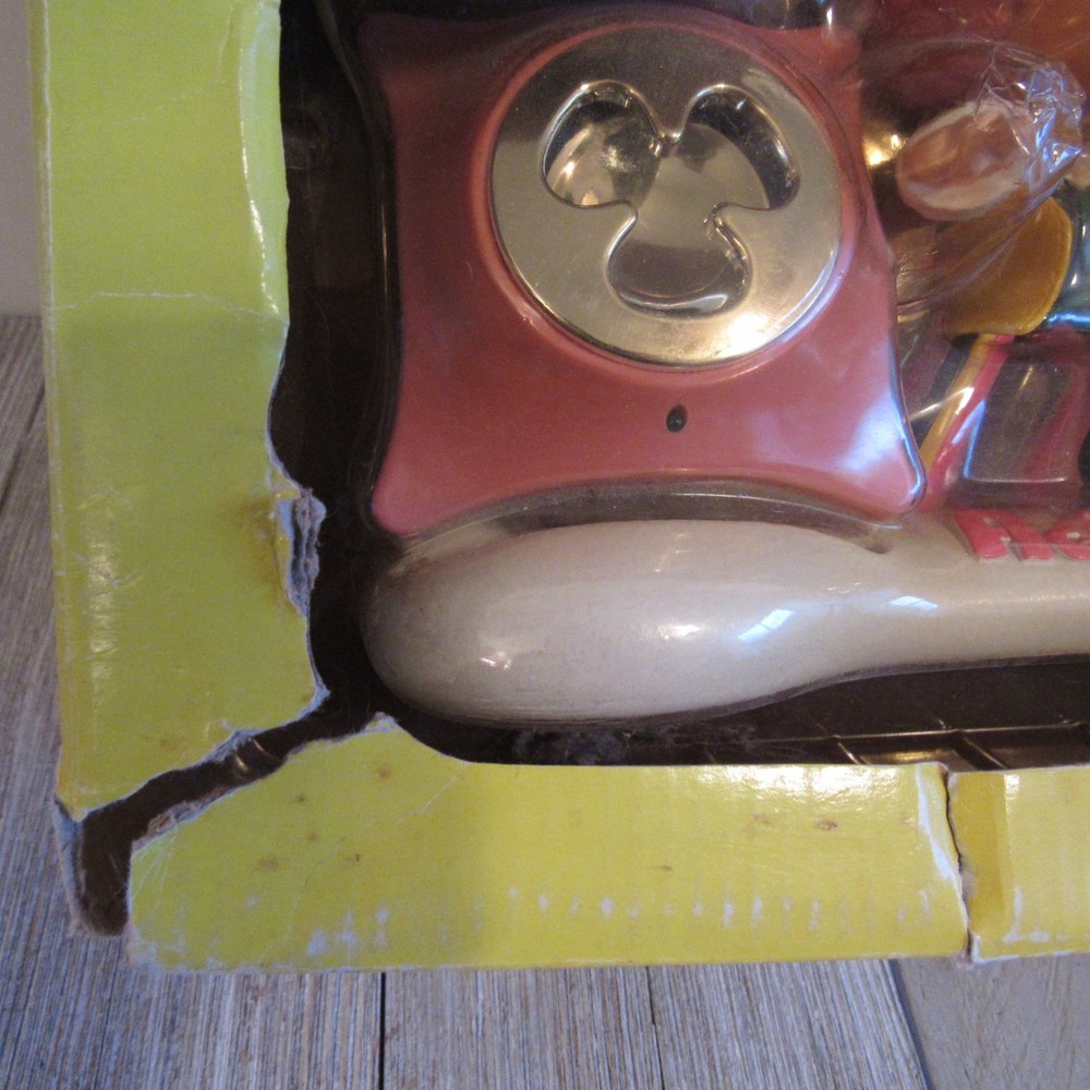 Vtg Besta Mr. A Go Go MP3 Capable Toy Speaker System Packaging Untested