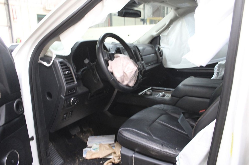 Camera/Projector Camera Windshield Mounted Fits 21 EXPEDITION 3013141
