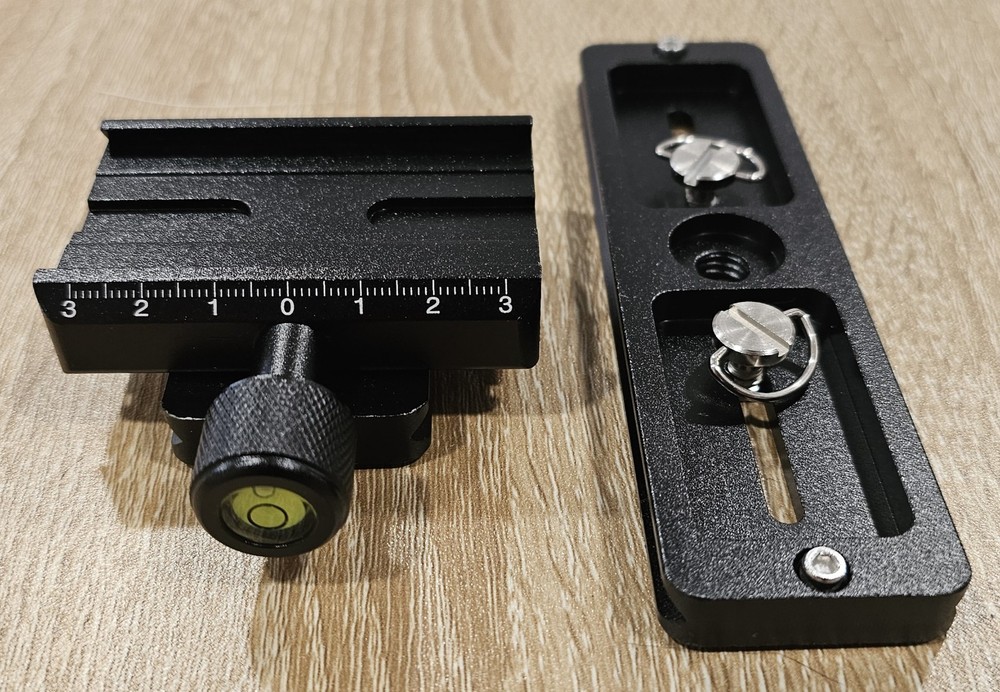 3 Axis Video/DSLR Camera Stabilizer - Adjustable - Counterweight w/ Case