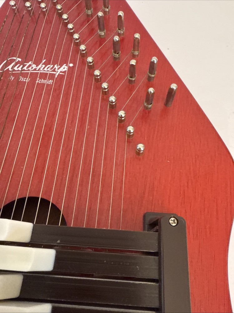 Oscar Schmidt Easy Chord Auto Harp Model OS-6 Needs A String
