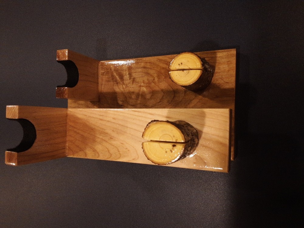 DOUBLE KNIFE DISPLAY STAND . SOLID MAPLE
