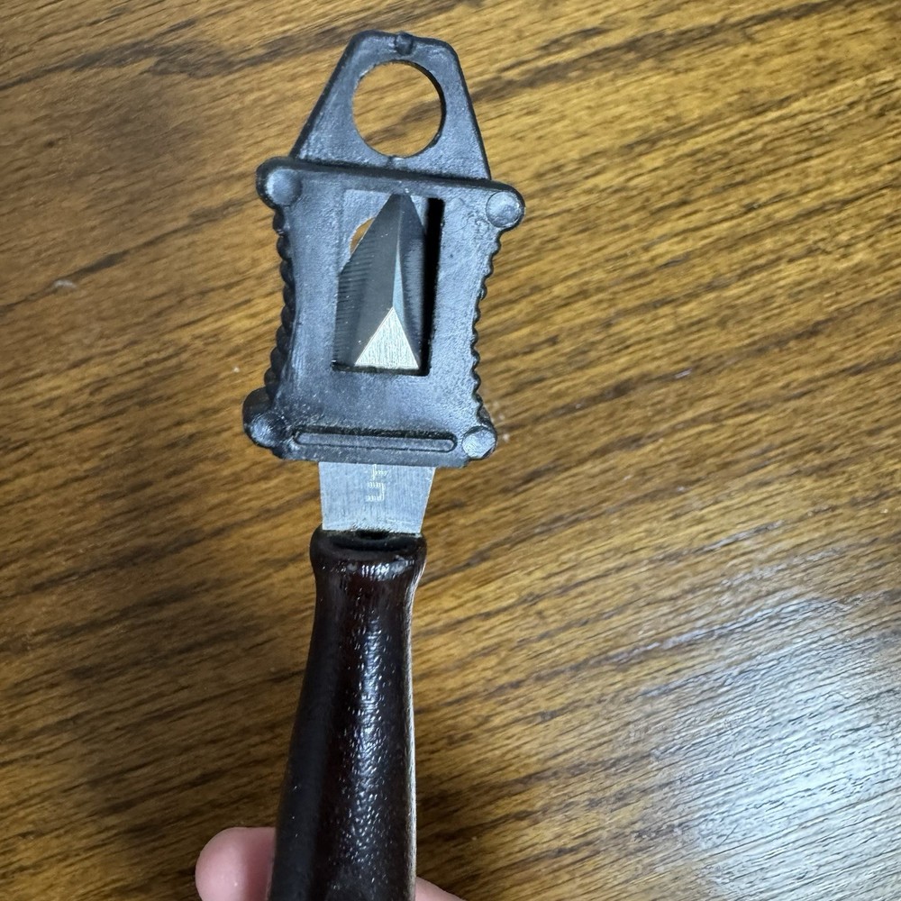 UTW Striking Knife
