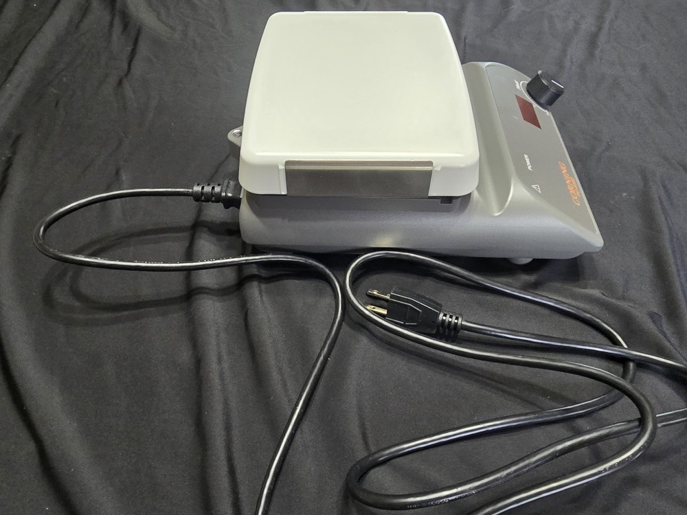 Corning PC-400D Digital Hot Plate In Good Condition