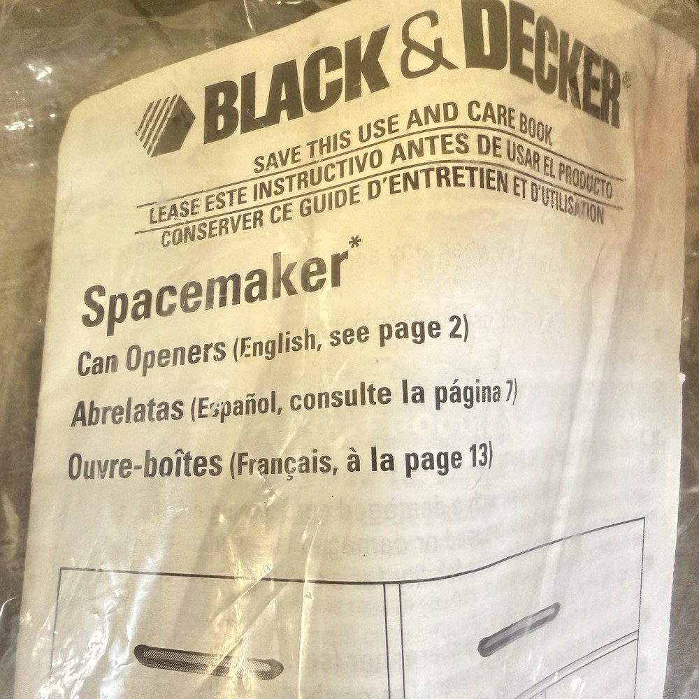 Black & Decker Spacemaker Can Opener # EC85 White