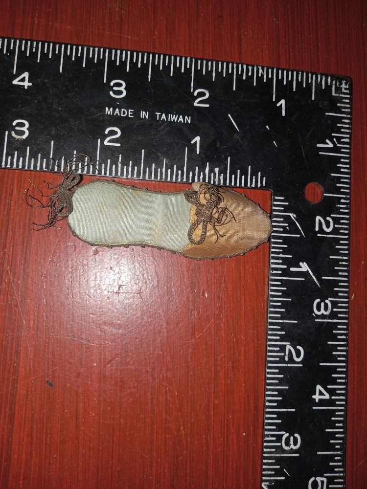 Victorian Silk Shoe/ Flat Mule Style Thimble Holder Circa 1850s