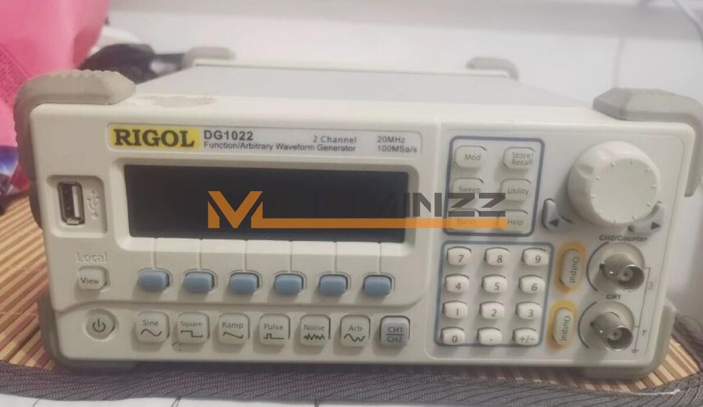 ONE USED RIGOL DG1022 FUNCTION/ARBITRARY WAVEFORM GENERATOR 25 MHz,2CHANNEL