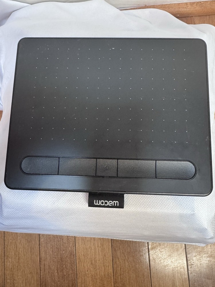 Wacom Intuos CTL-4100WL Graphics Tablet Black USB Connectivity Model CTL-4100WL