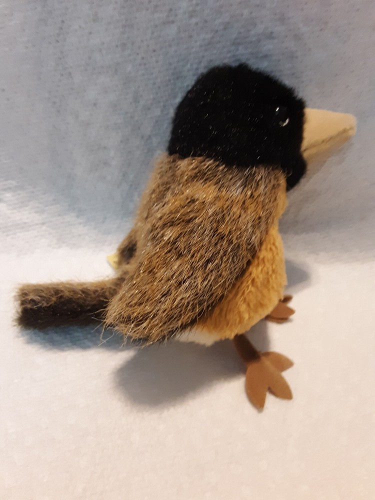 FOLKMANIS MINI ROBIN FINGER PUPPET 4 1/2"