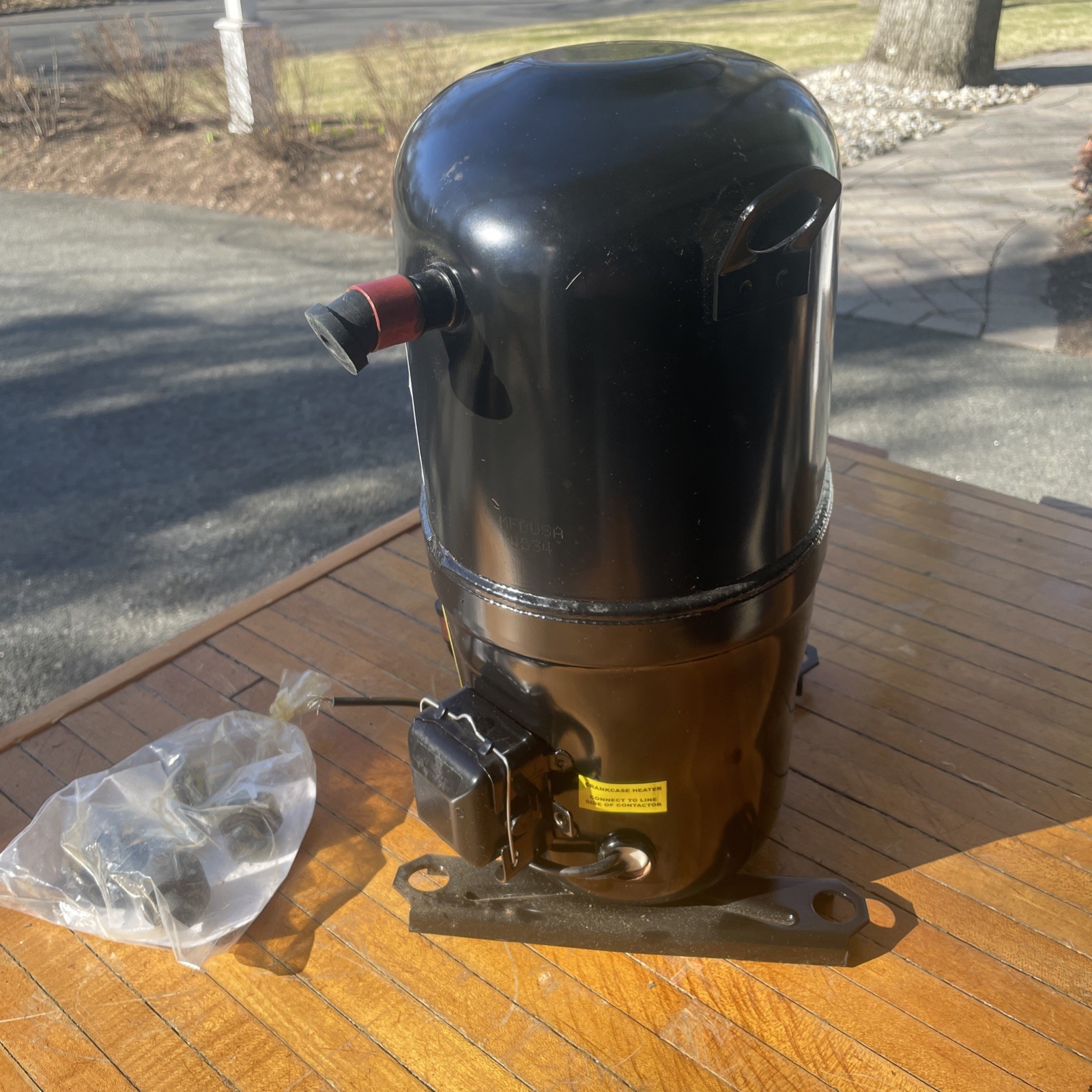 BRISTOL H82J273DBVA 2.5 TON AC/HP HIGH TEMP RECIP COMPRESS/W HEATER (198508)