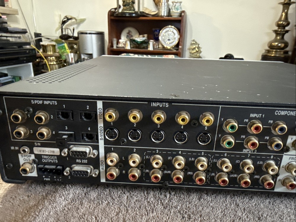 Lexicon MC-8 Digital Theater Controller - Black/silver