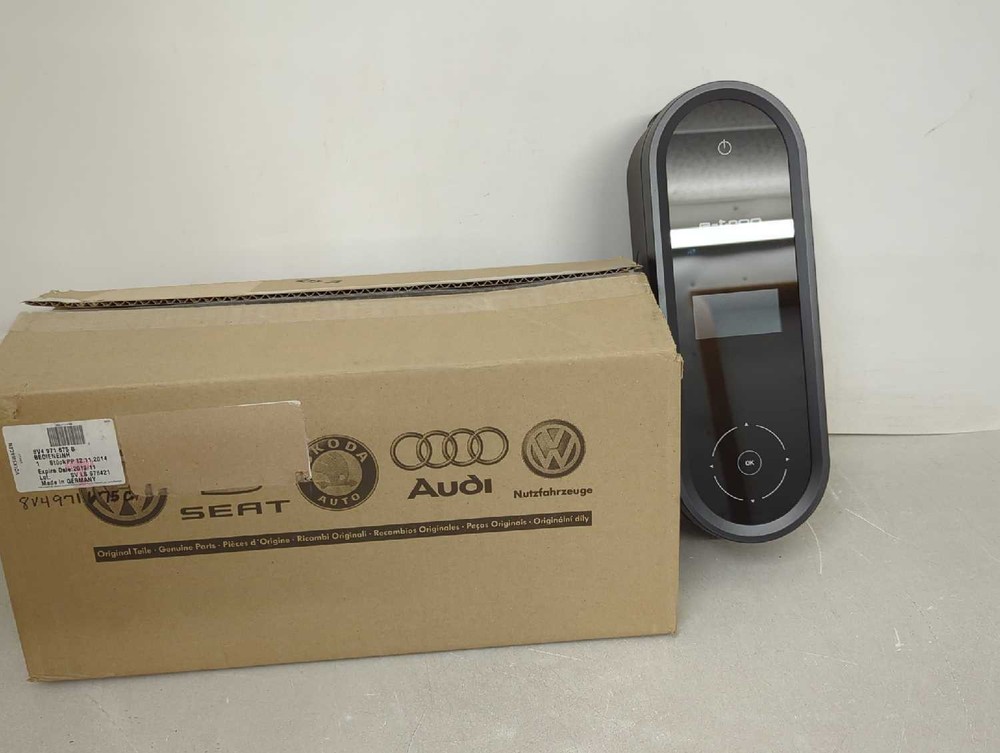 New OEM Genuine Audi A3 E-tron Charging Display Unit Controller 2016 8V4971675C