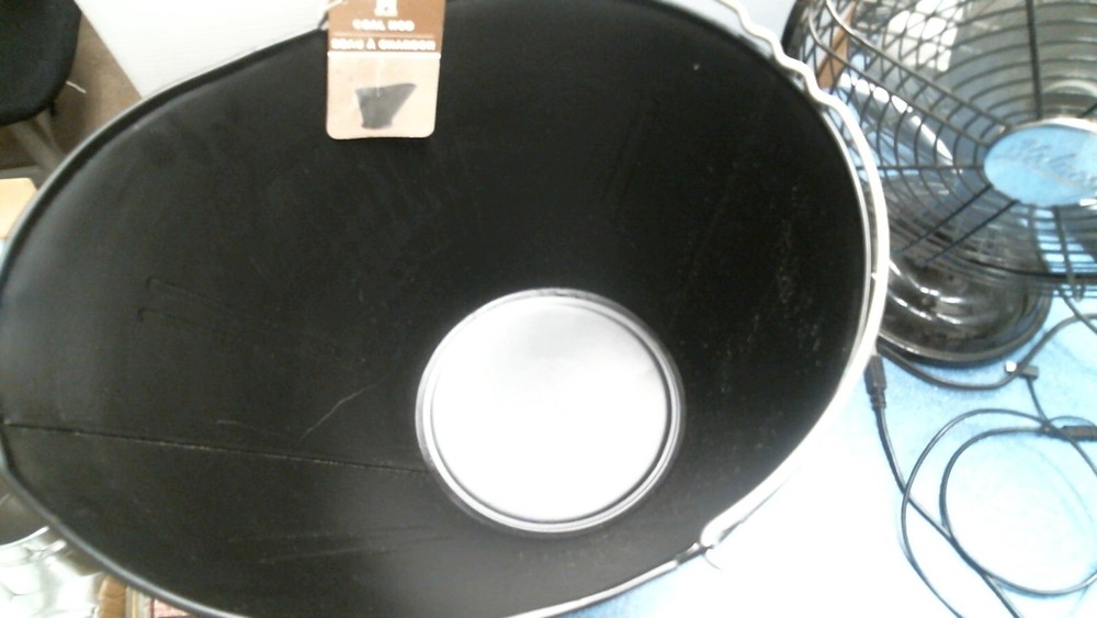 Open Heart Coal Hod, Black, * SMALL NICK (15341) FS