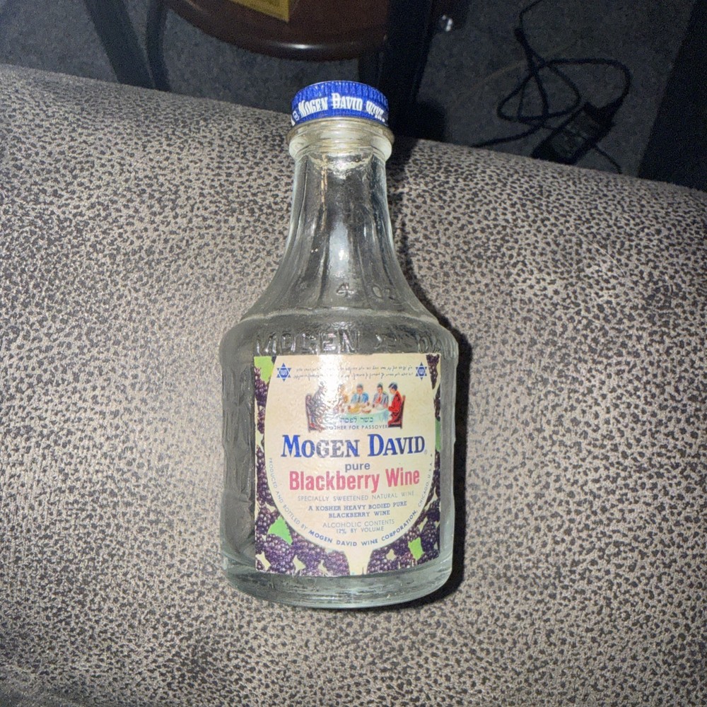 Vintage Morgan David Wine Bottle