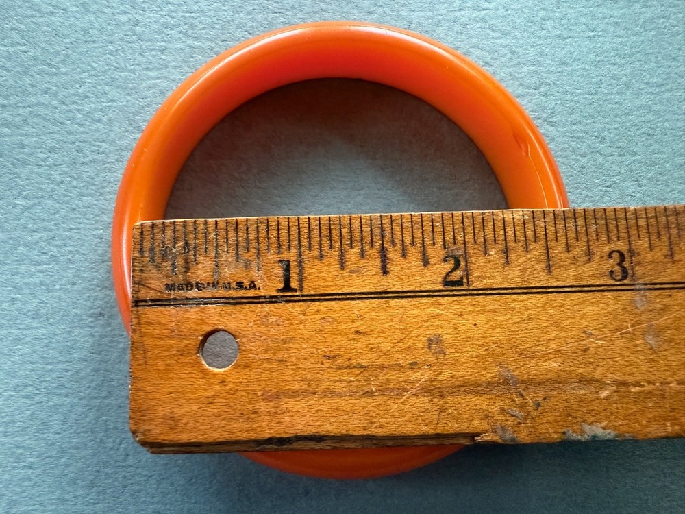 VINTAGE BUTTERSCOTCH BAKELITE TESTED 2 1/2" BRACELET BANGLE